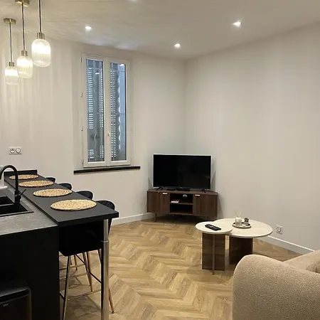 Comfortable 1-bedroom - Mourillon - Beaches Within Walking Distance Apartament Tulon