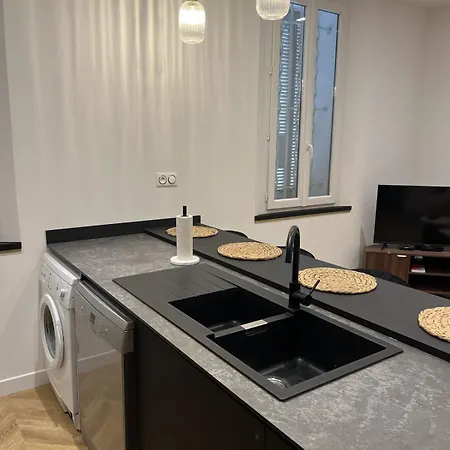 Comfortable 1-bedroom - Mourillon - Beaches Within Walking Distance Toulon
